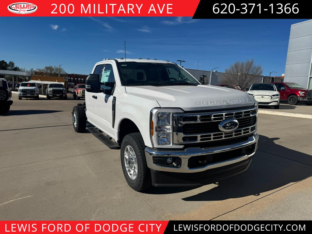 2026 Ford F-350 Super Duty Chassis Cab XLT's photo