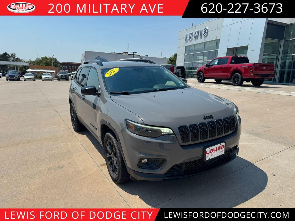Used 2023 Jeep Cherokee Altitude Lux SUV
