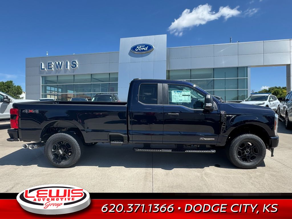 2025 Ford F-350 XL photo 4