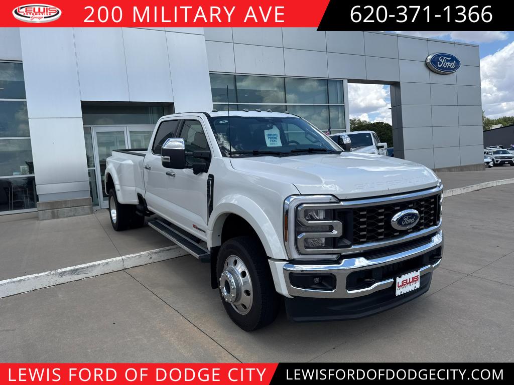 2026 Ford F-450 Lariat 4x4 Crew Cab 8' Box DRW's photo