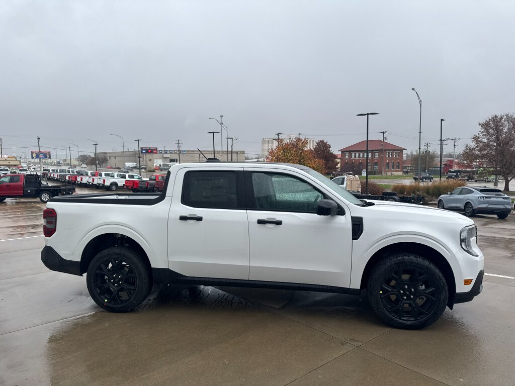 New 2025 Ford Maverick XLT Cab; Super Crew