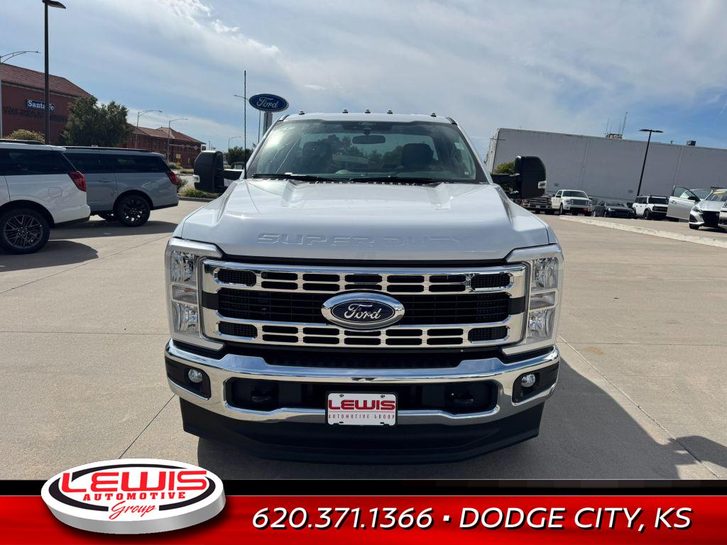 2026 Ford F-250 XLT photo 3