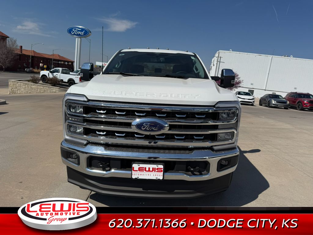 2025 Ford F-350 Lariat photo 3