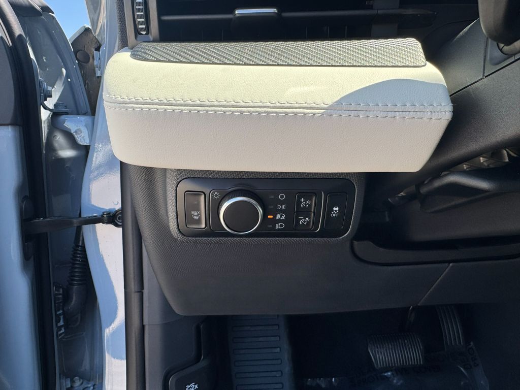 2025 Ford Mustang Mach-E Premium - Photo 18