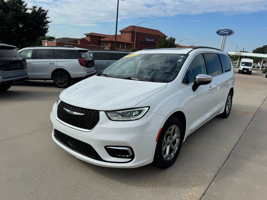 Used 2023 Chrysler Pacifica Limited Passenger Van