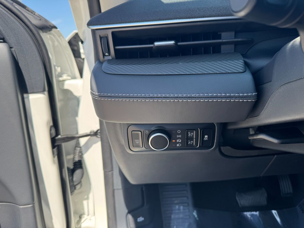 2025 Ford Mustang Mach-E Select - Photo 17