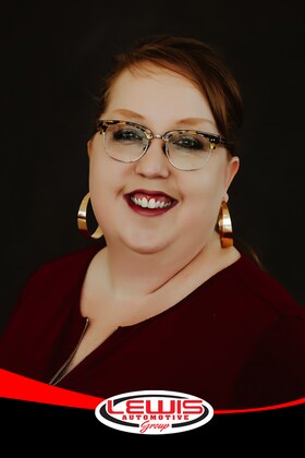 Staff member Candice Thomas from ID_a561626cf38e