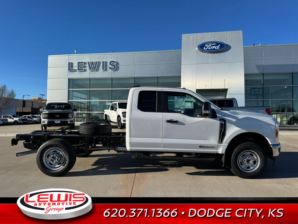 2025 Ford F-350 XL photo 4