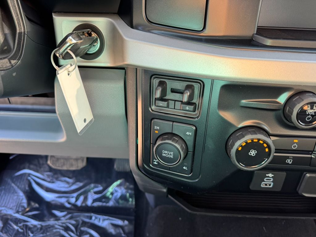 2026 Ford F-350 Super Duty XL - Photo 13