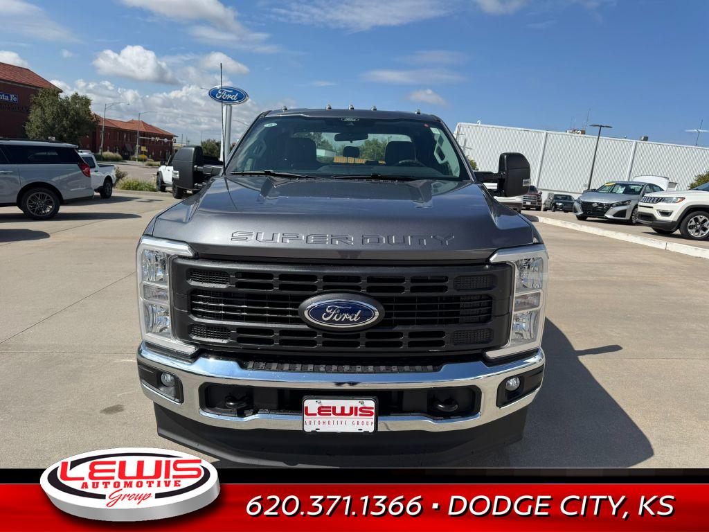 2026 Ford F-350 XL photo 3