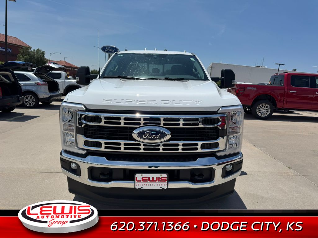 2025 Ford F-350 XL photo 3