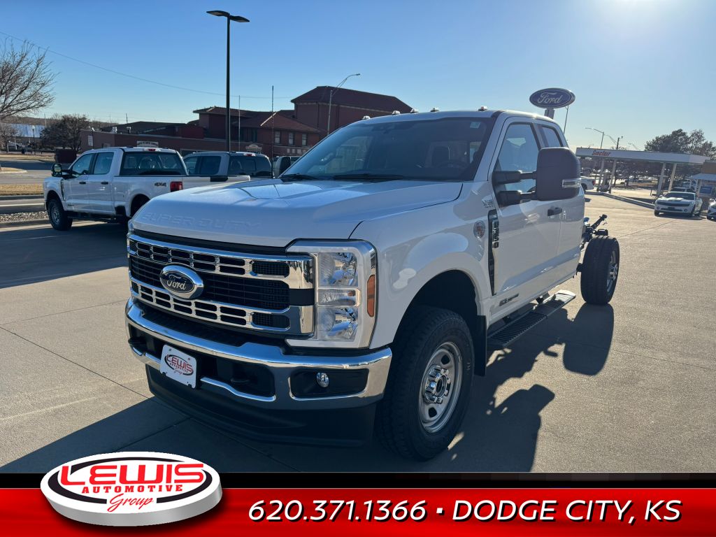 2025 Ford F-350 XL photo 2