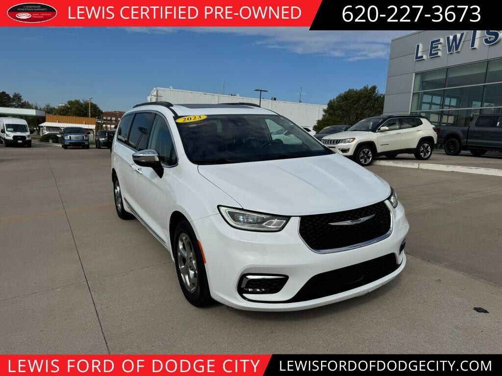 Used 2023 Chrysler Pacifica Limited Passenger Van