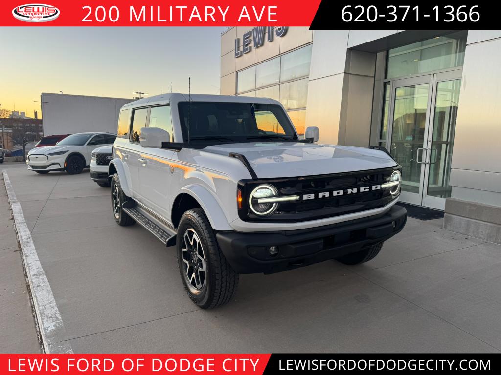 2025 Ford Bronco 4-Door Outer Banks's photo