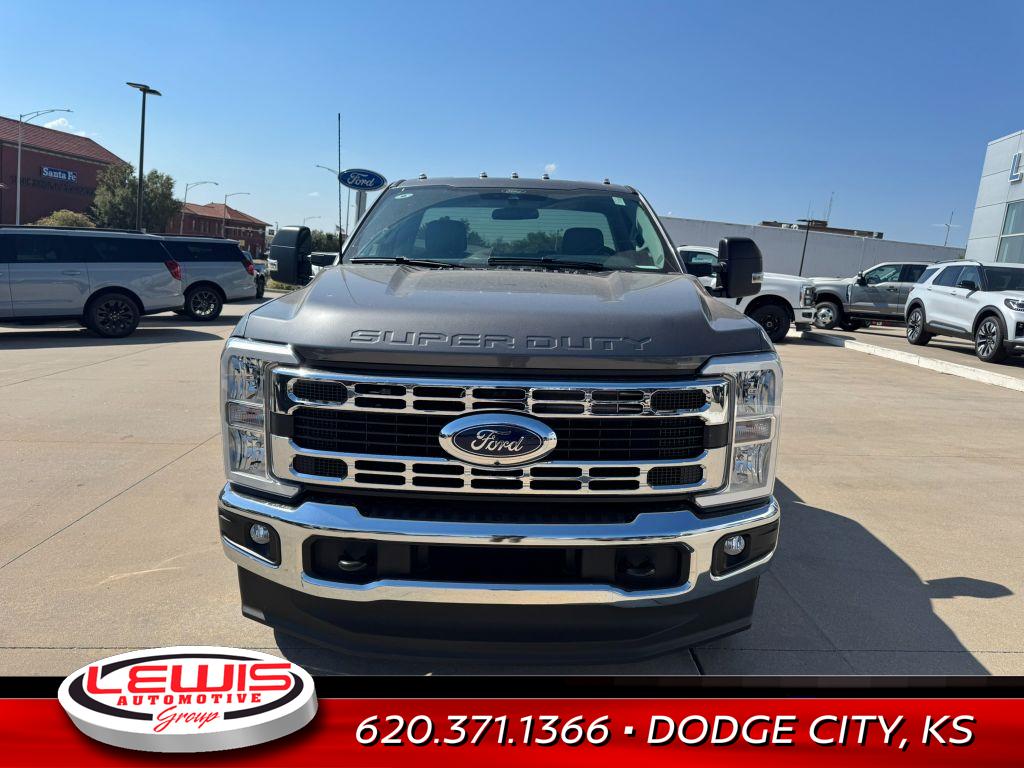 2026 Ford F-250 XLT photo 3