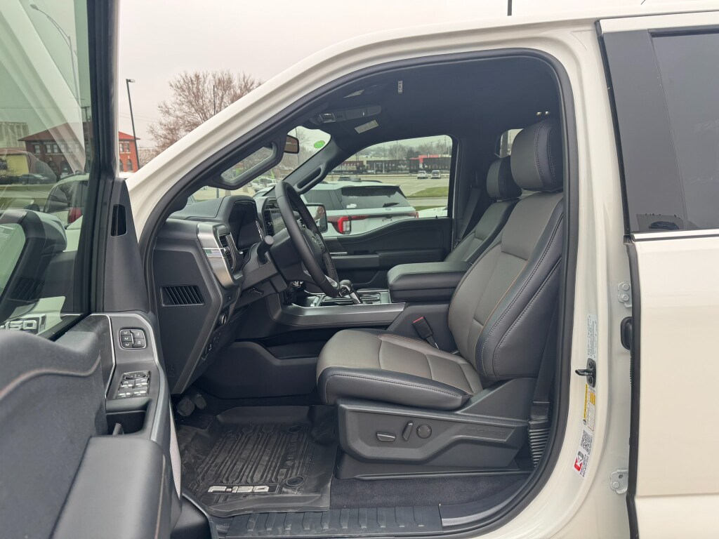 New 2025 Ford F-150 Lariat TRUCK