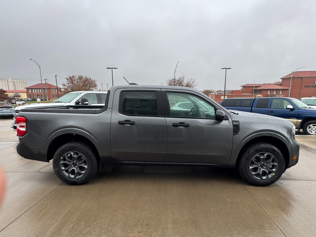 2025 Ford Maverick XLT photo 4
