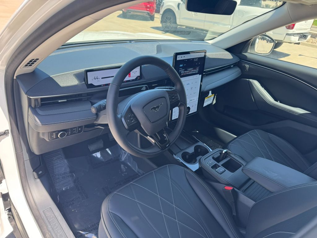 2025 Ford Mustang Mach-E Select - Photo 6