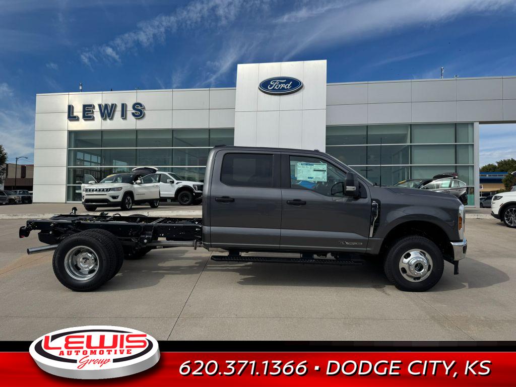 2026 Ford F-350 XL photo 4