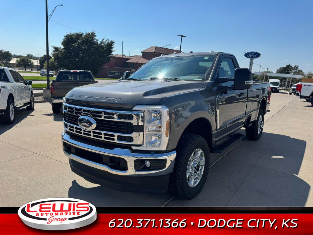 2026 Ford F-250 XLT photo 2