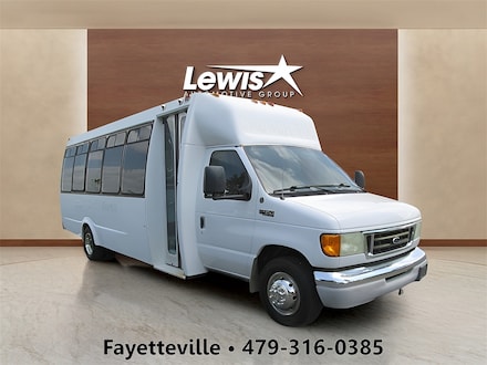 2003 Ford E-450SD BUS Truck