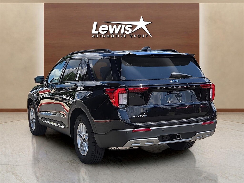 2025 Ford Explorer photo 3