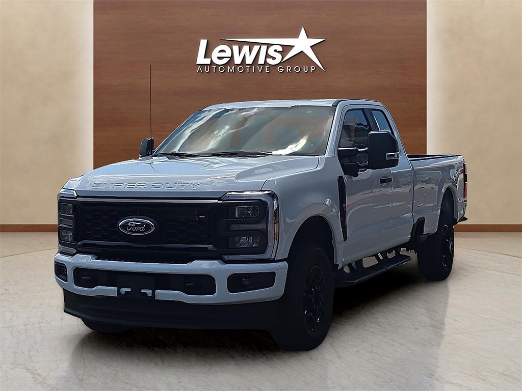 2025 Ford F-250 photo 2