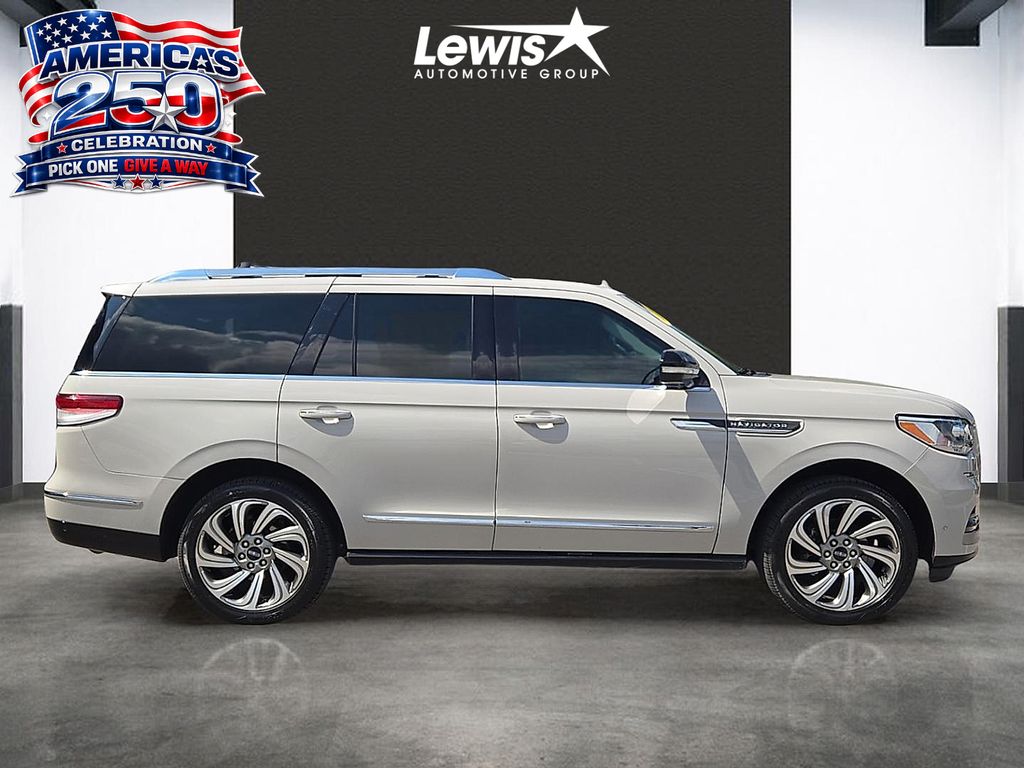 2022 Lincoln Navigator Reserve - Photo 5