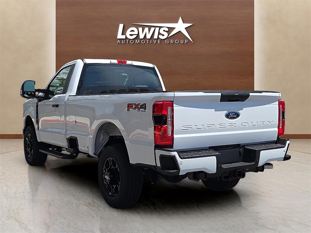 2025 Ford F-350 XL photo 4