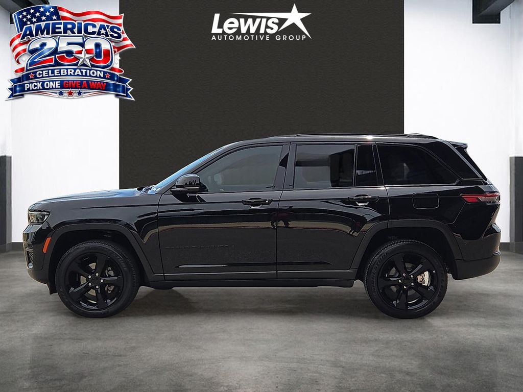 Used 2024 Jeep Grand Cherokee Altitude SUV