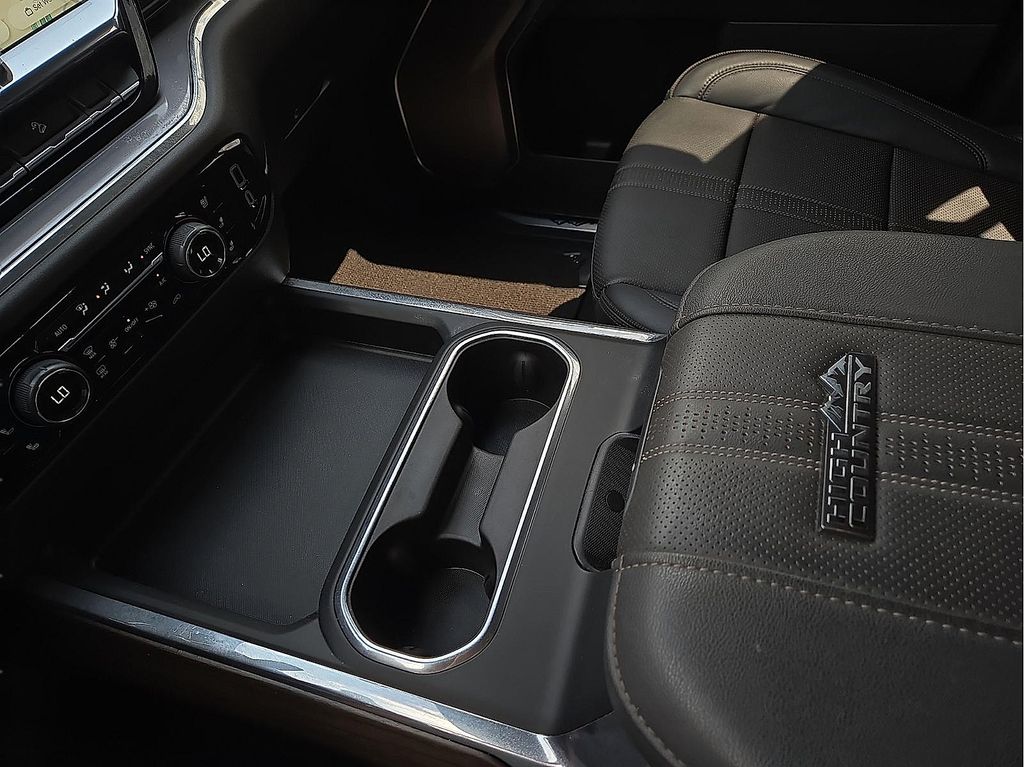 2025 Chevrolet Silverado 2500HD High Country - Photo 20