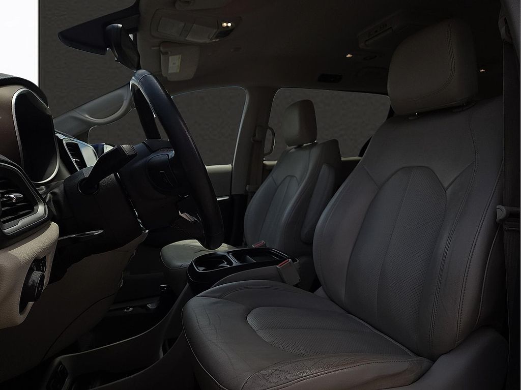 2018 Chrysler Pacifica Touring L - Photo 13
