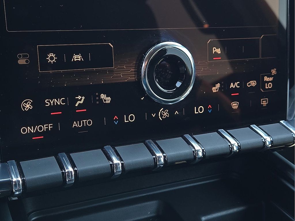 2024 GMC Acadia AT4 - Photo 16