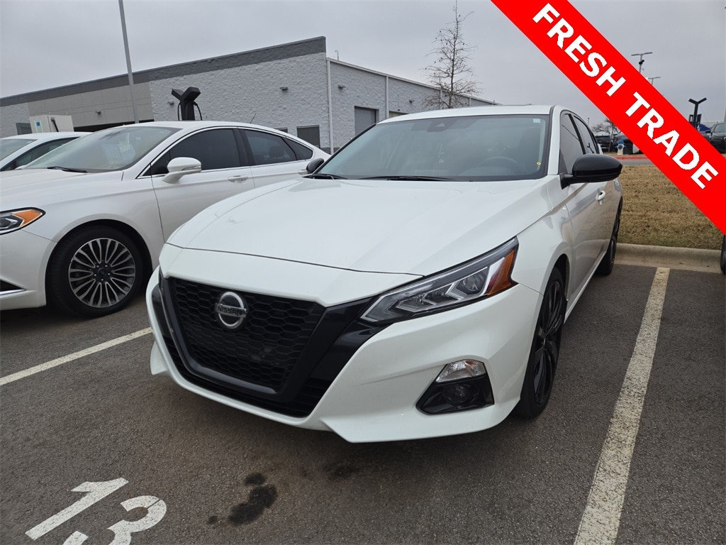 Used 2022 Nissan Altima 2.5 SR Sedan