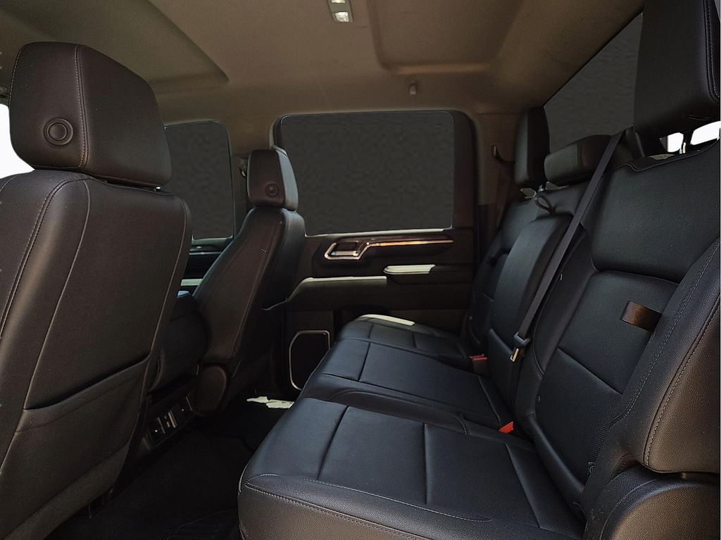 2024 Chevrolet Silverado 3500HD LTZ - Photo 8