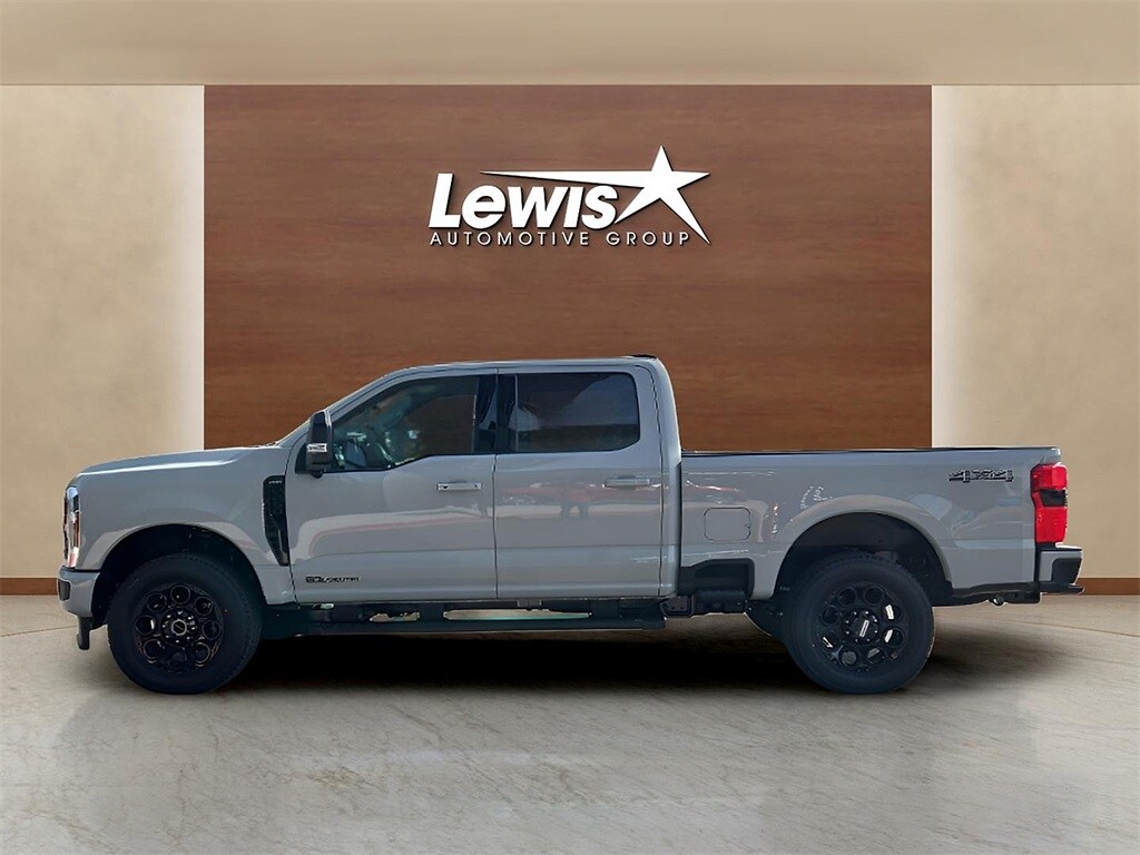 2025 Ford F-250 photo 3