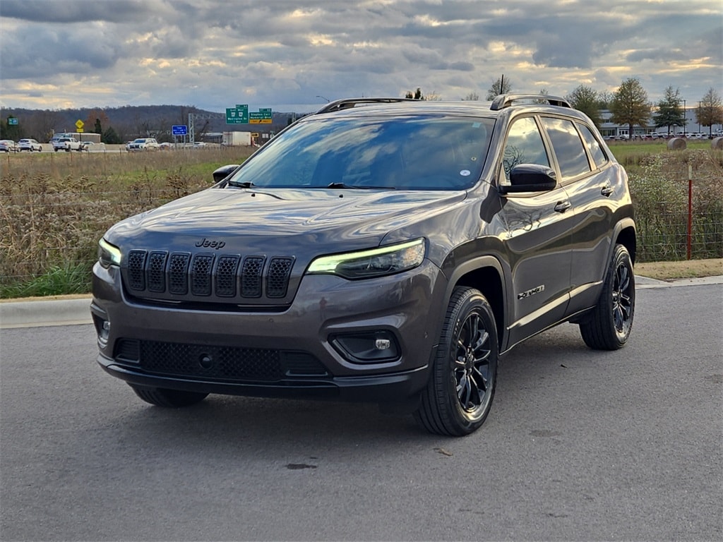 2023 Jeep Cherokee Altitude Lux's photo