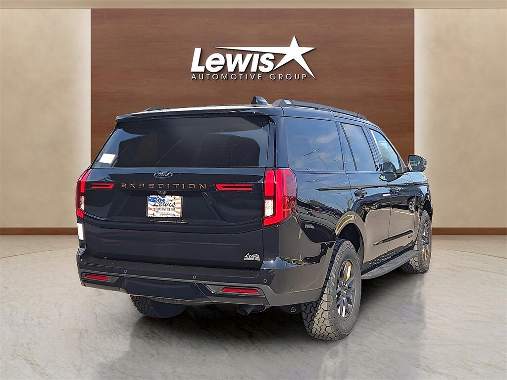 2025 Ford Expedition photo 4