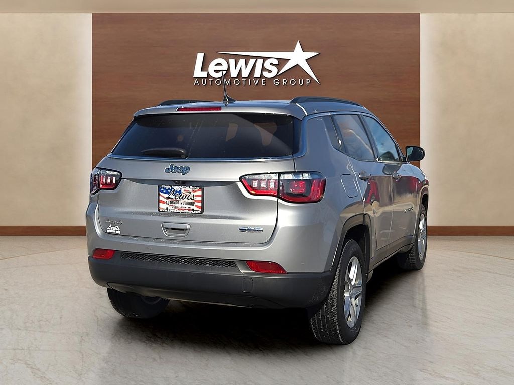 Used 2024 Jeep Compass Latitude SUV