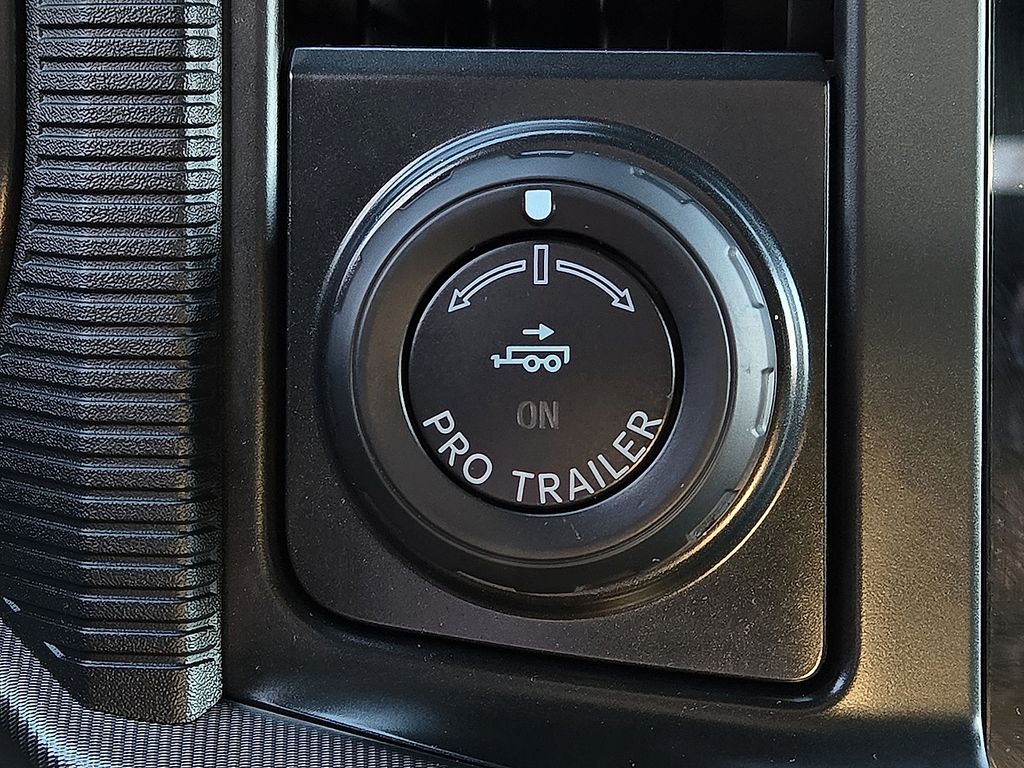 2025 Ford F-150 Lariat - Photo 15