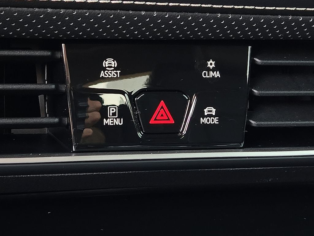 2024 Volkswagen Atlas Cross Sport SE w/Tech - Photo 14
