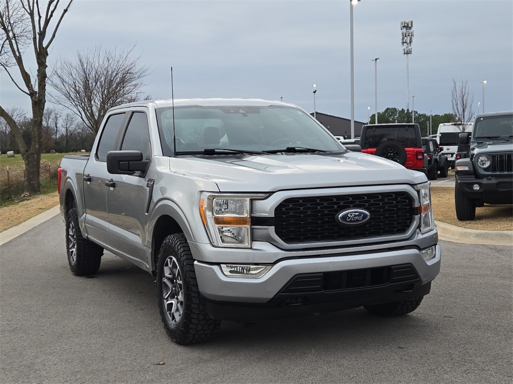2021 Ford F-150 XL's photo