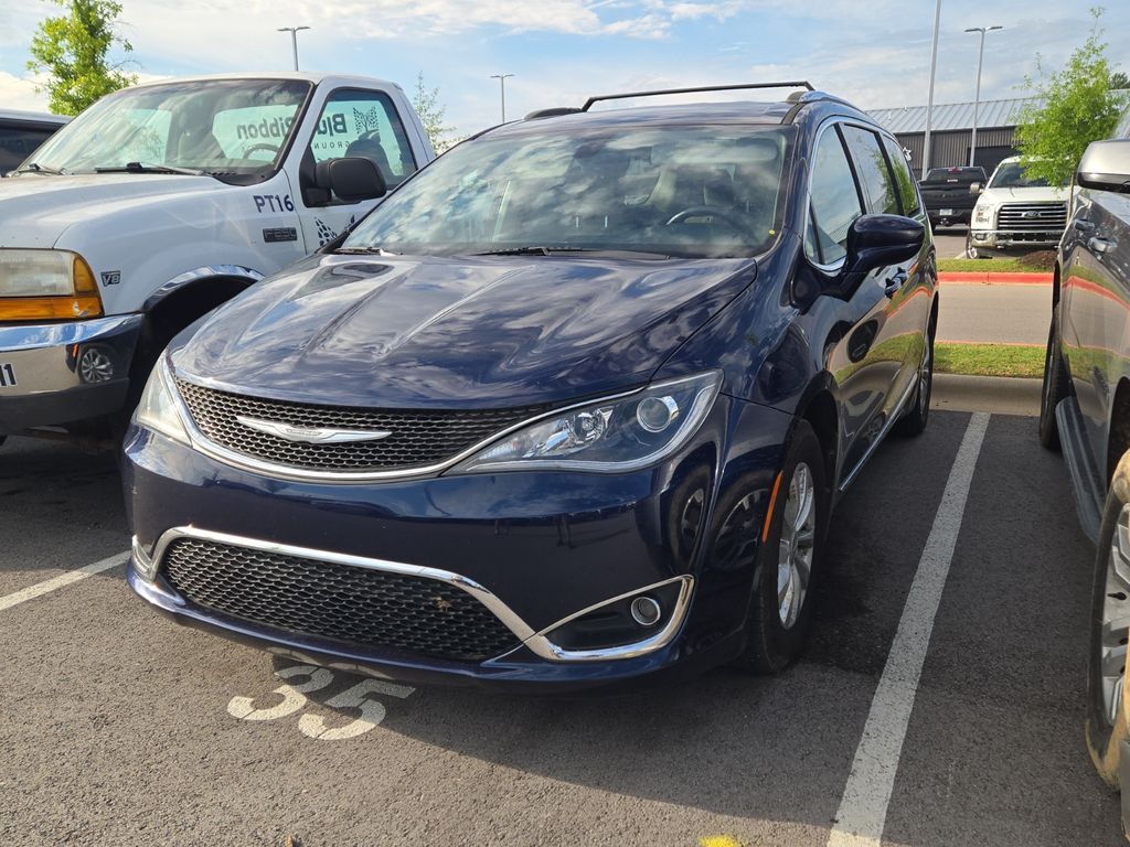 2018 Chrysler Pacifica Touring L's photo