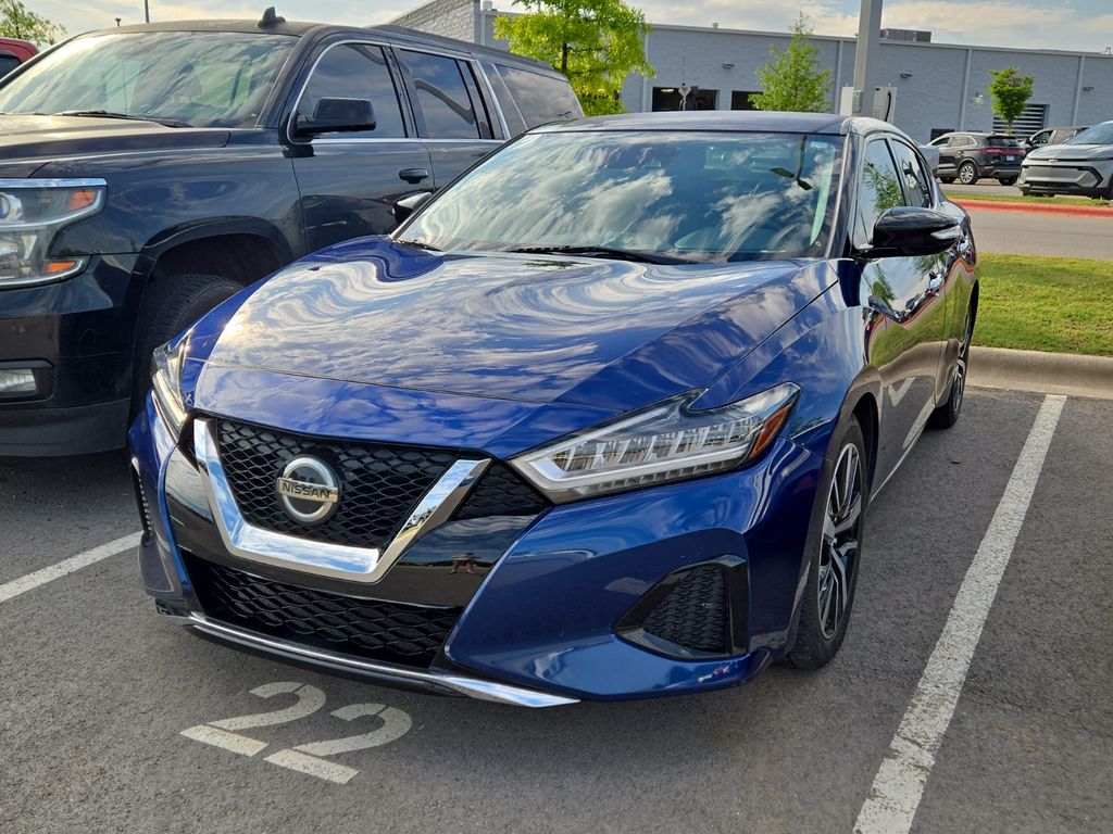 2021 Nissan Maxima SV's photo