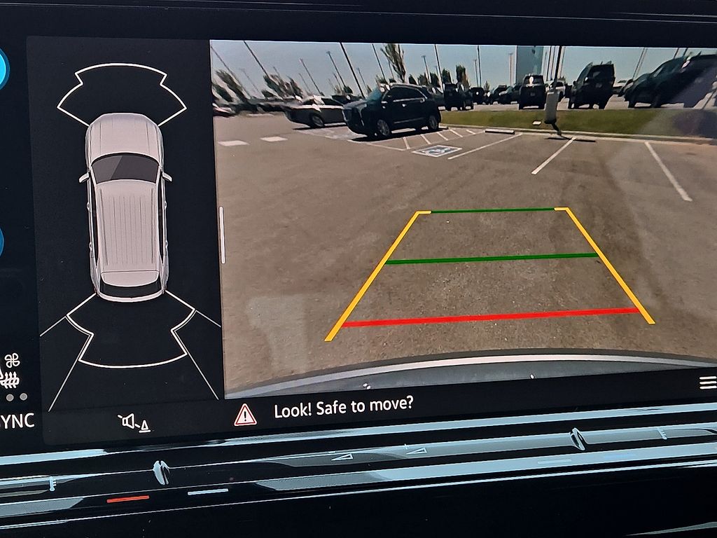 2024 Volkswagen Atlas Cross Sport SE w/Tech - Photo 13