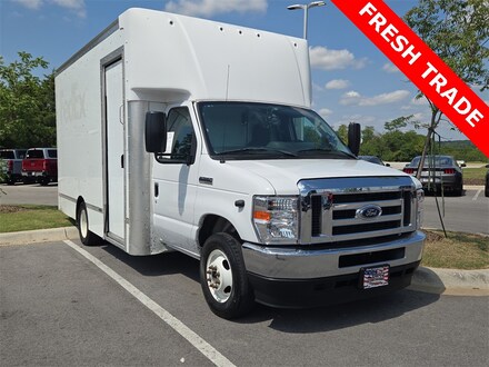 2022 Ford E-350SD Base Truck