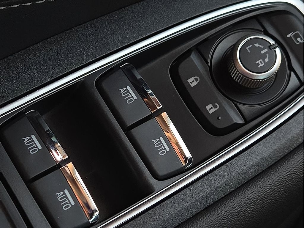 2025 Subaru Outback Touring - Photo 17