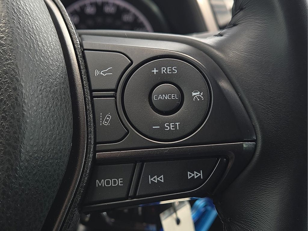 2024 Toyota Camry SE - Photo 17