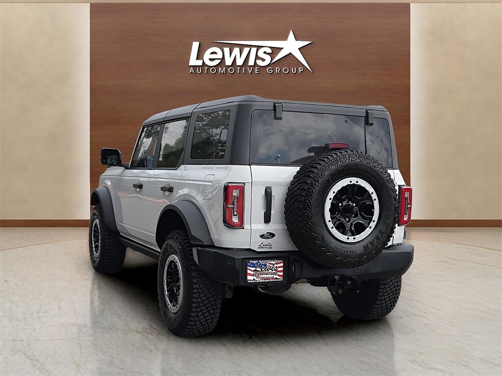 2022 Ford Bronco Wildtrak photo 2