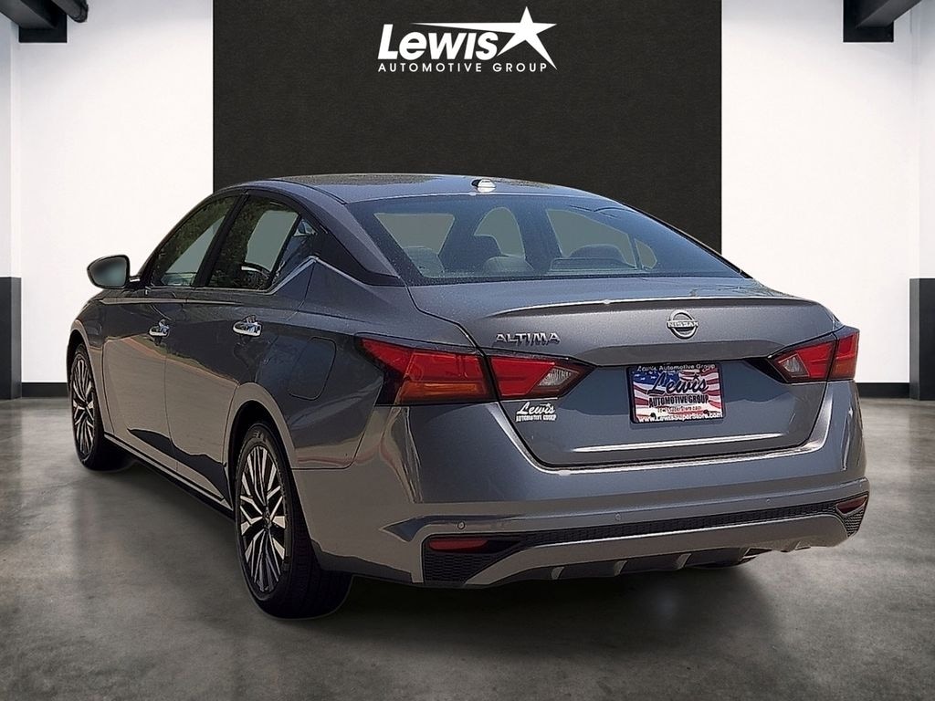 Used 2025 Nissan Altima 2.5 SV Sedan